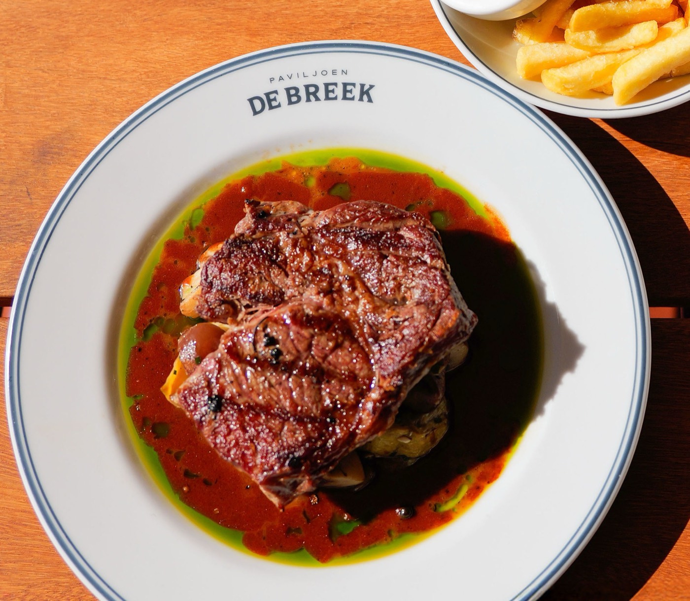 Hoofdgerecht van Paviljoen De Breek, van bovenaf