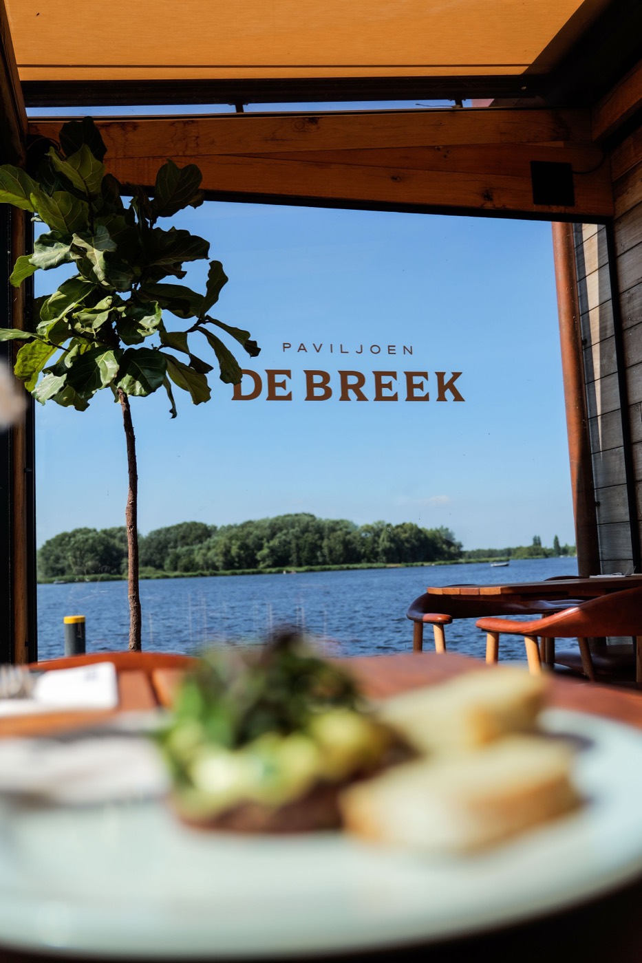 Ontbijt bij De Breek, met uitzicht op het Twiske
